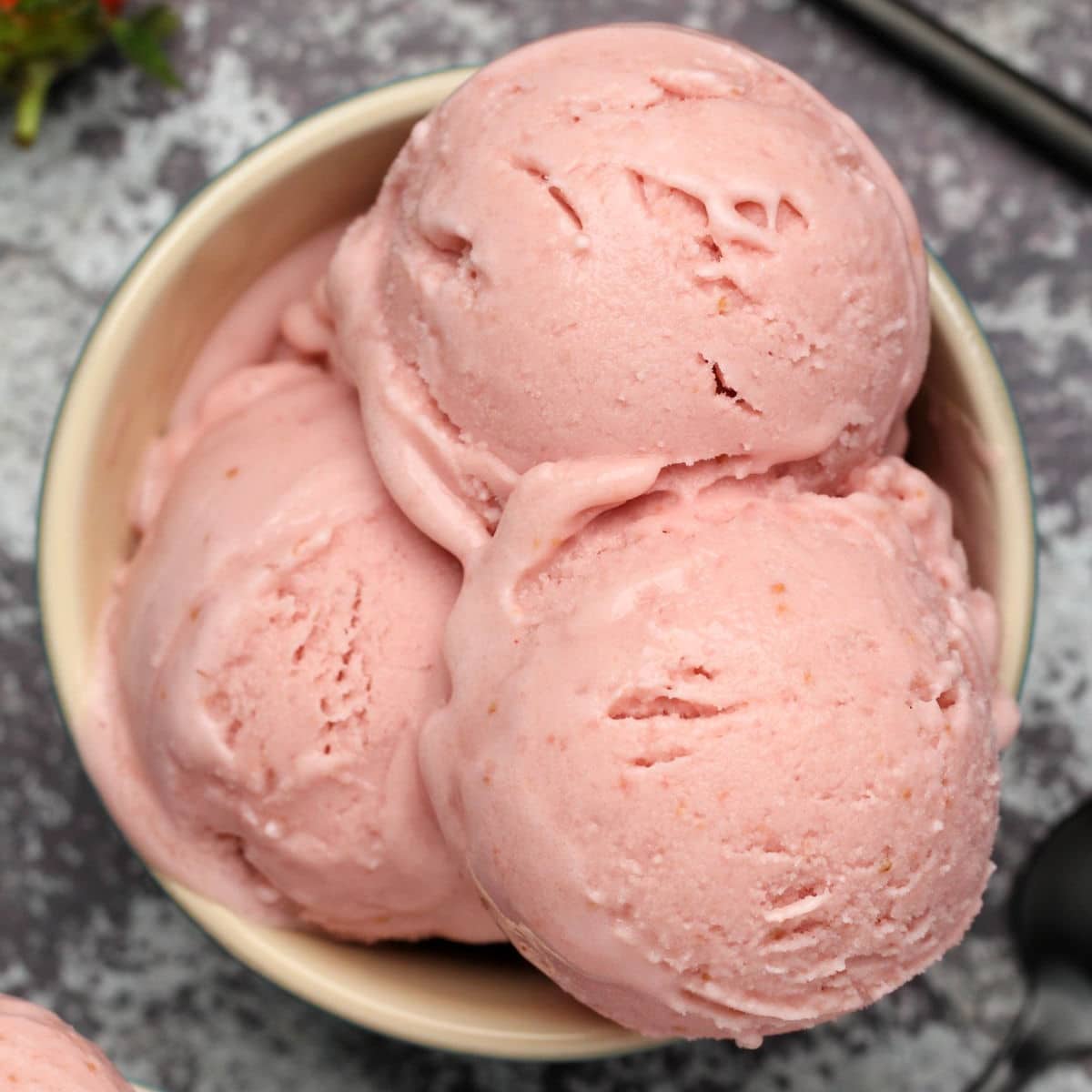 Perfect Vegan Strawberry Ice Cream: Ingredient Swaps & Softness Secrets