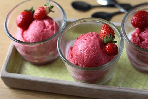 Soy vs. Rice Milk: Crafting the Best Vegan Strawberry Ice Cream